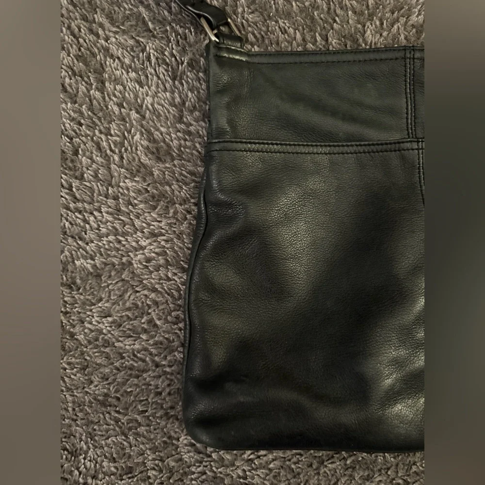 MARGOT Black Leather Zipper Crossbody